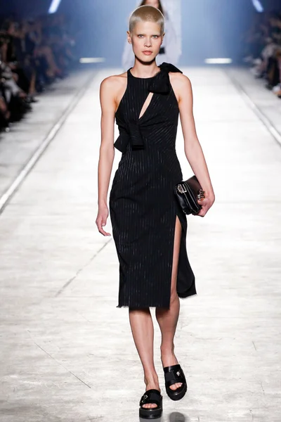 Look 26